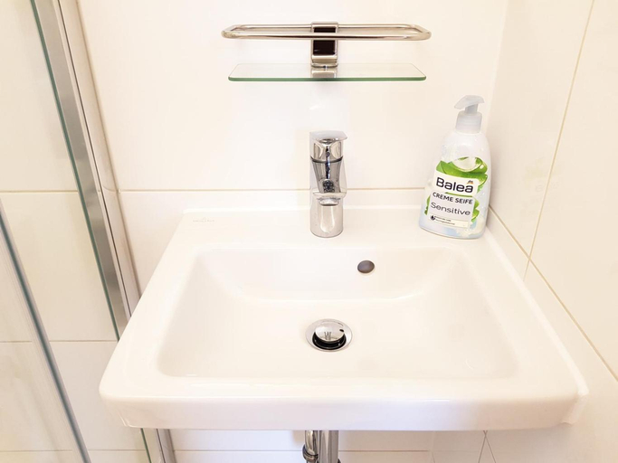 Bathroom 4, Pan Haus-NEW, Gmunden