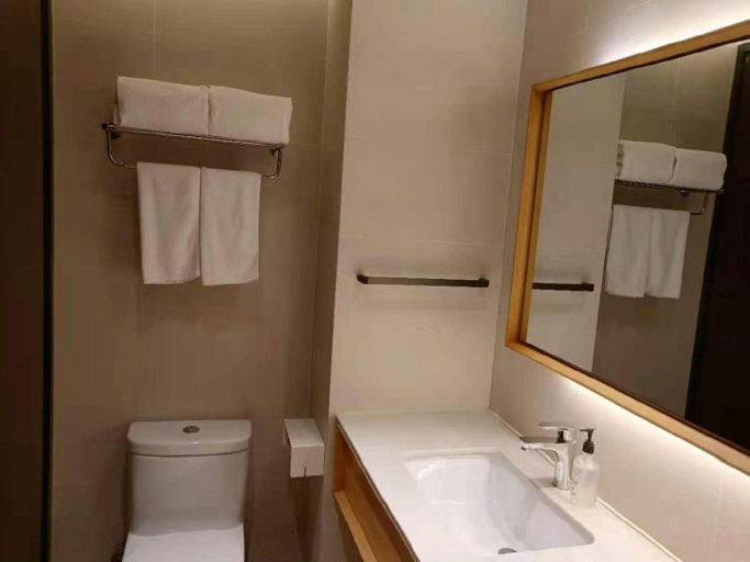 Bathroom 3, Ji Hotel Taiyuan Municipal Government, Taiyuan