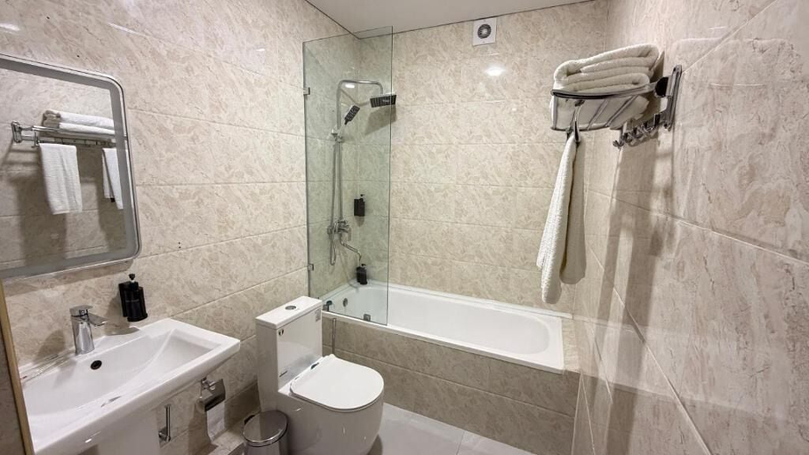 Bathroom, Turon Plaza, Buxoro