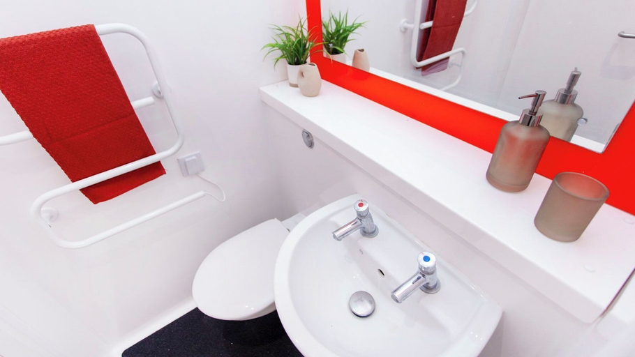 Bathroom, Student Only Berkshire House, Wokingham