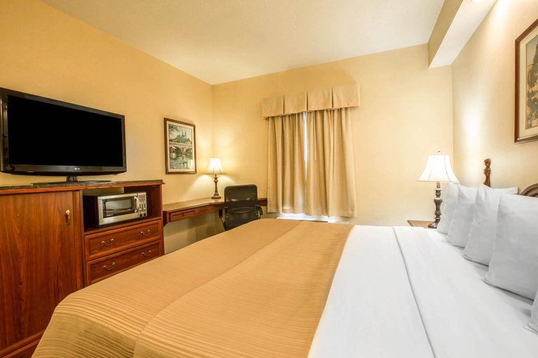 Bedroom 3, Quality Inn Greeneville - Tusculum, Greene