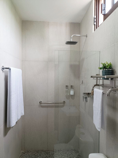 Bathroom 3, Punta Colibrí, Dist. Pochutla