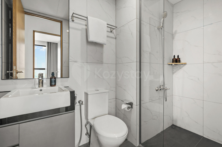Bathroom 4, Cerova by Kozystay - Sudirman, Jakarta Selatan