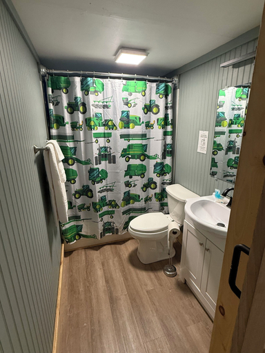 Bathroom, Clevelands clubhouse at Beaver Lodge, Iron