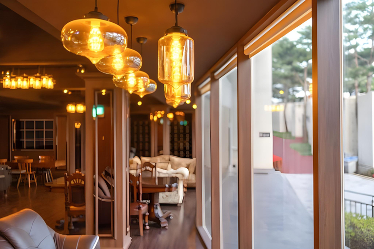 Food & Drinks, Goseong Hansan Marina Resort, Goseong