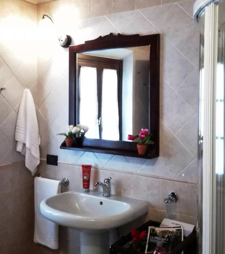 Bathroom 3, Agriturismo Luggiano, Florence