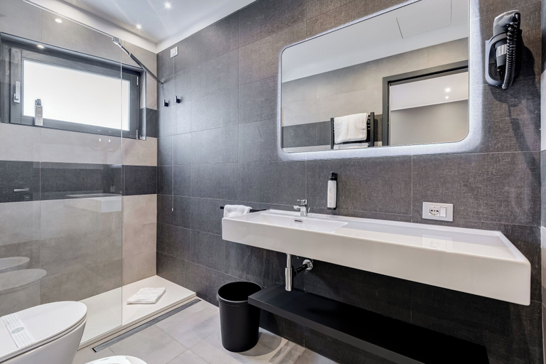 Bathroom 5, Hotel Eurogarden, Rome