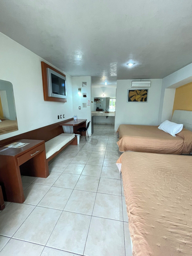 Bedroom 2, Hotel Splash Inn, Silao