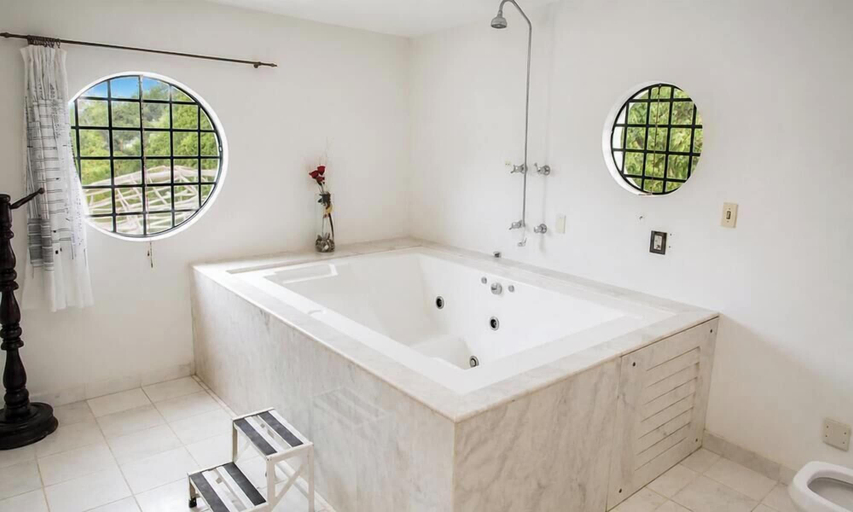 Private spa tub, Chácara 3 Poderes Piscina - 60 pessoas, Guaratinguetá