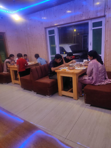 Food & Drinks, The Veteran House, Kullu