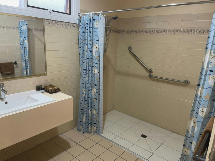 Bathroom 3, Philadelphia Motor Inn, Campaspe - Echuca