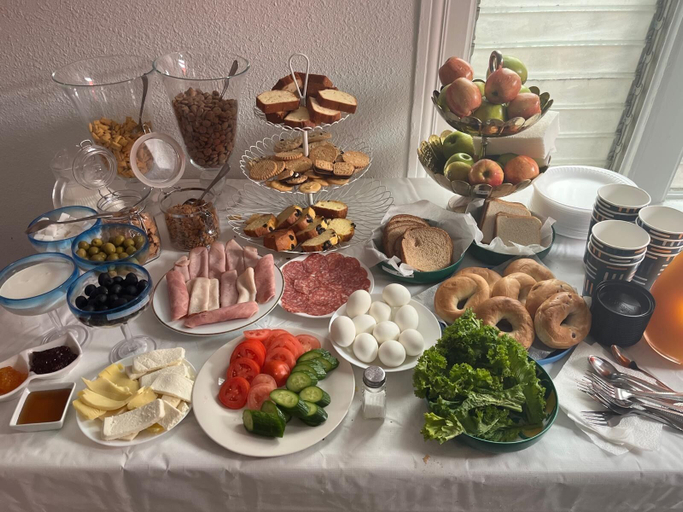 Food & Drinks 3, Naryn Guest house, Los Angeles
