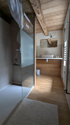 Bathroom, L'Estive du Claux, Cantal