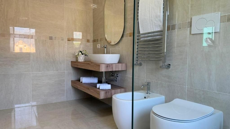Bathroom 4, Villa O Serbante, Napoli