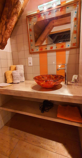 Bathroom 3, Chambres d'hotes Les Violles, Lozère