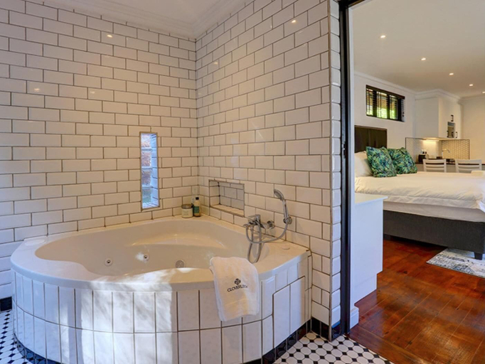 Bathroom 3, Cloverleigh Guest House, Eden