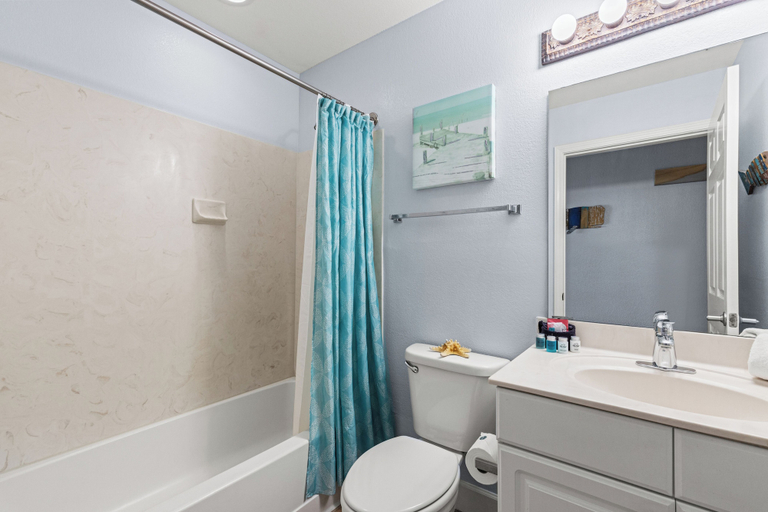 Bathroom 3, Tidewater Beach Resort, Bay