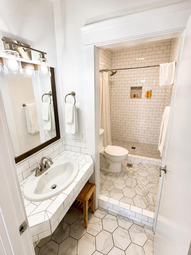 Bathroom 3, The Edgewater, Los Angeles