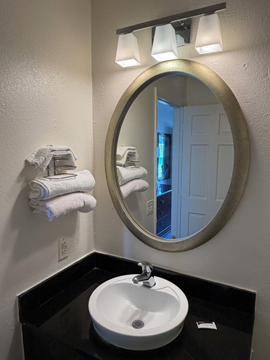 Bathroom 3, Travel Inn, Guilford