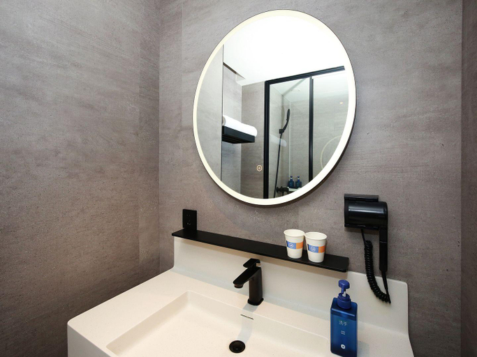 Bathroom 4, Hanting Hotel Shanghai Hongqiao Airport, Shanghai