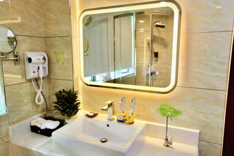 Bathroom 4, Zhonglian Harbor Hotel, Shanwei