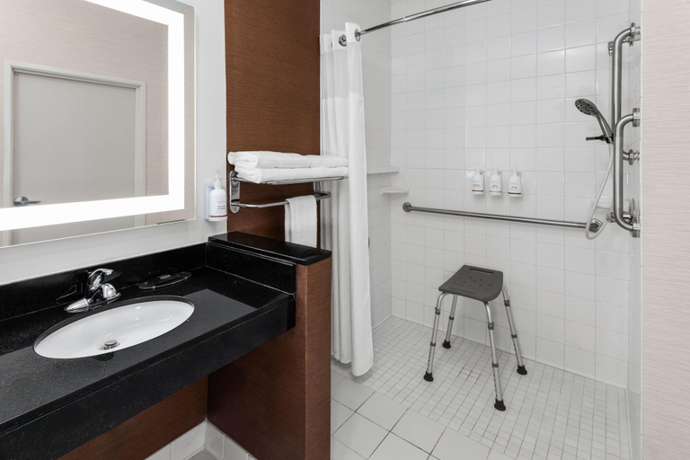 Bathroom 4, Wingate by Wyndham Oshkosh, Winnebago