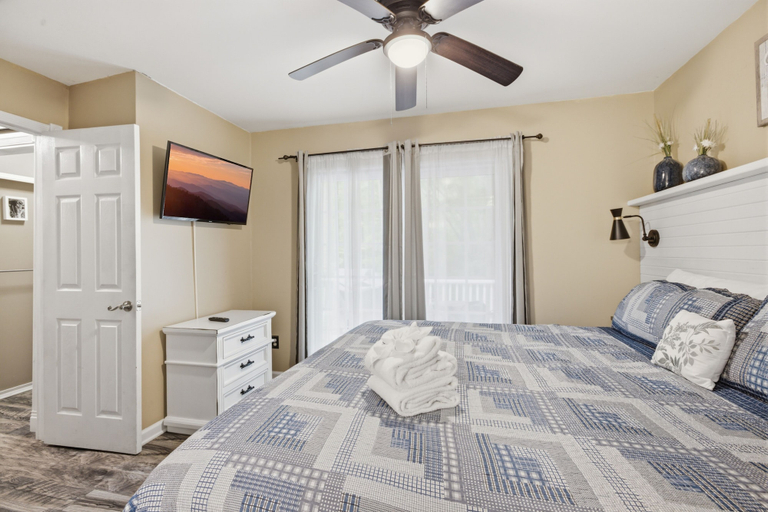 Bedroom 3, Spring Creek Cottage 1 Bedroom Chalet by RedAwning, Sevier