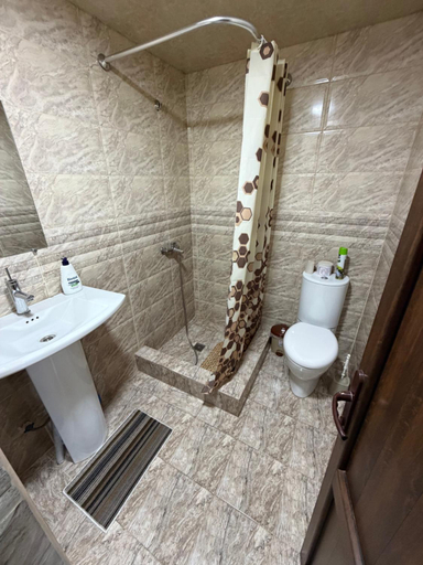 Bathroom 5, ElMar Guesthouse