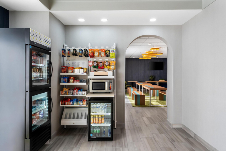Food & Drinks 5, Spark by Hilton Staunton, Augusta