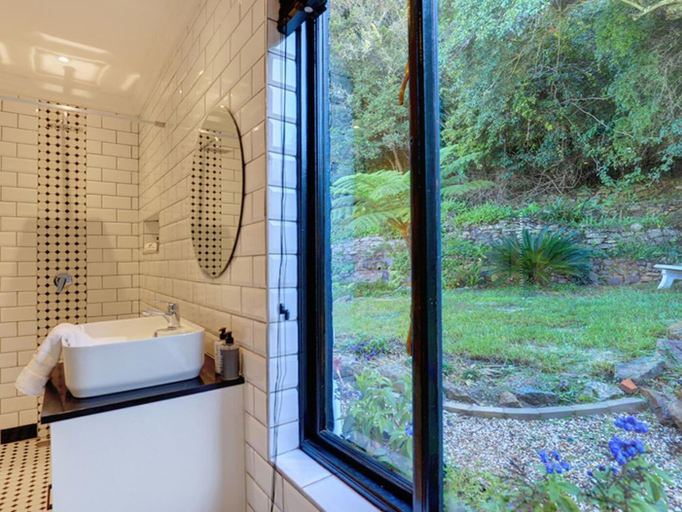 Bathroom 3, Cloverleigh Guest House, Eden