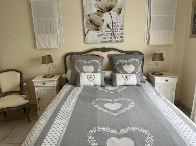 Bedroom 3, Les hortensias, Vendée