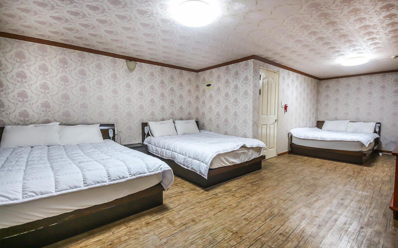 Bedroom 3, Busan Jaesongdong Zeus, Haeundae