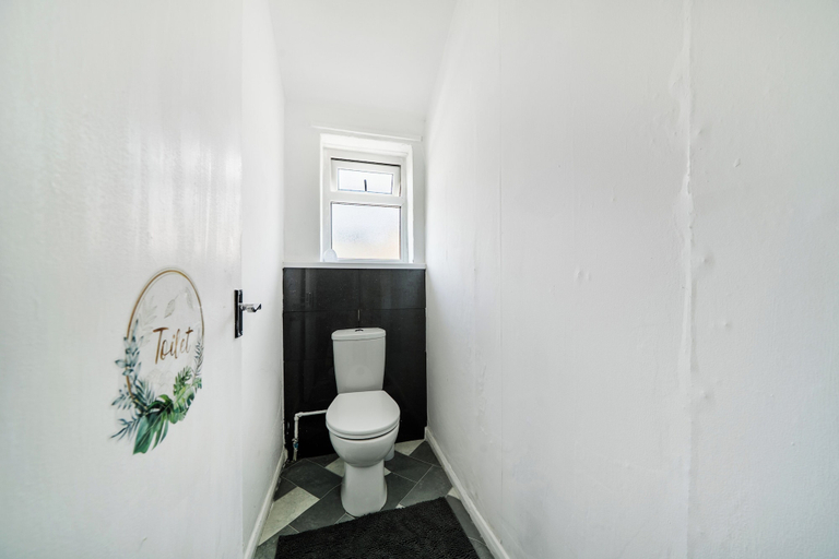 Bathroom 2, 2 Bed House - Sleeps 4 - Garden - Parking - Wifi, Durham