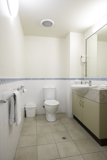 Bathroom 4, Coral Sea Vista Apartments, Whitsunday