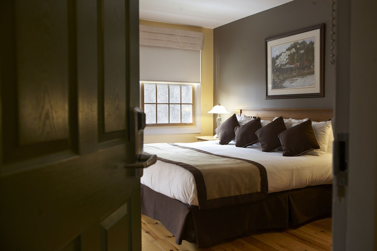 Bedroom 3, Moulin Wakefield Mill Hotel and Spa, Les Collines-de-l'Outaouais