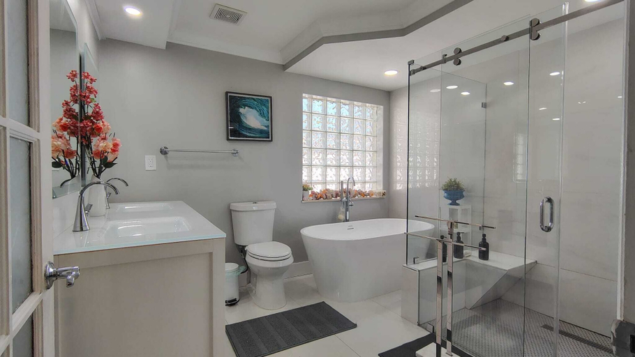 Bathroom 2, Family Retreat Open design, Miami-Dade