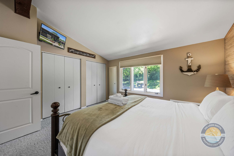 Interior 4, Modern Lake Geneva Condo With Views, Walworth