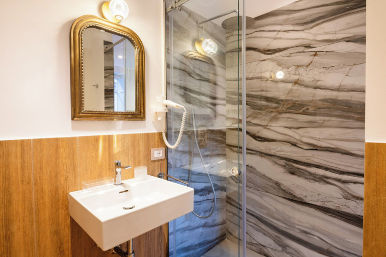 Bathroom 4, Rosalia e le altre, Palermo