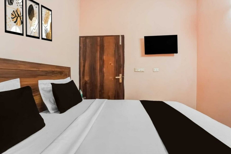 Room 4, Classic Mehar Sunflower, Sahibzada Ajit Singh Nagar