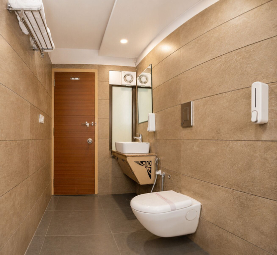 Bathroom 4, Uddhav Vilas, Udaipur