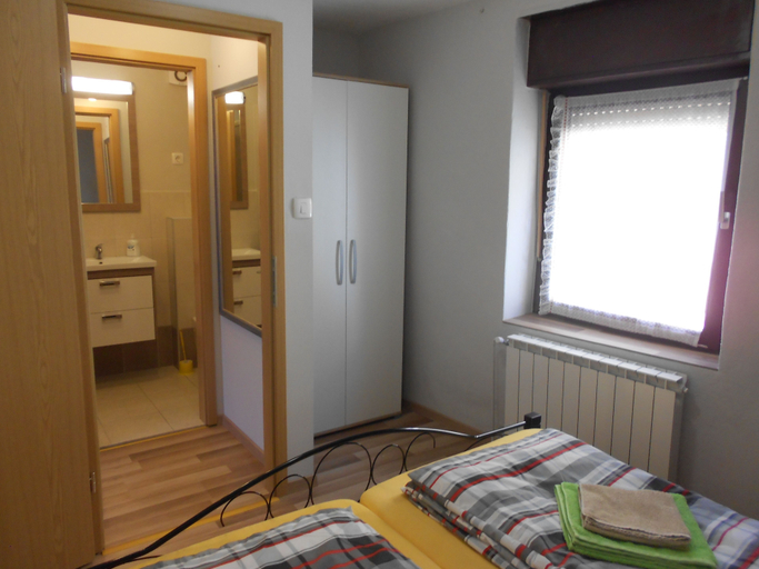 Bedroom 2, Apartments Hlapi with SPA, Kobarid