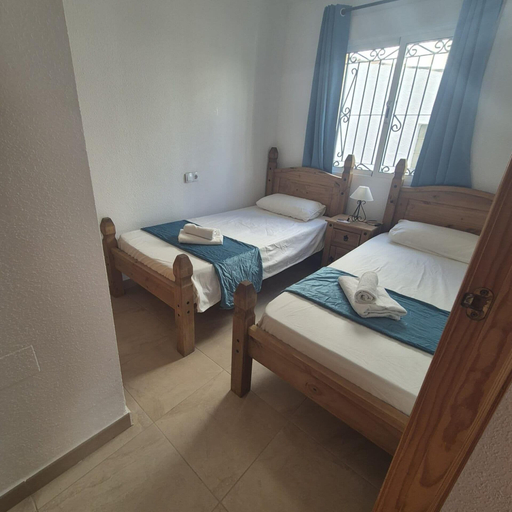 Room 4, Orihuela - Sleeps 6 - Parking - Pool - Petfriendly, Alicante