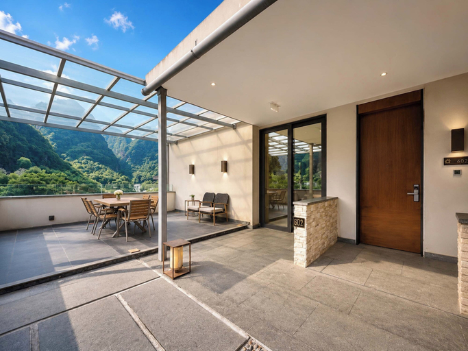 Outdoor dining, The Blossom Dreamscape Boutique Hotel - Yulong River Branch - Free Buffet Breakfast & Laundry Facilities & Tailor Made Tours, Guilin