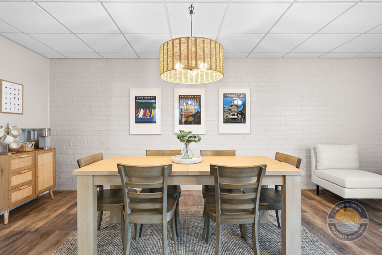 Interior 2, Lake Como Condo With Lake Views and Pool, Walworth