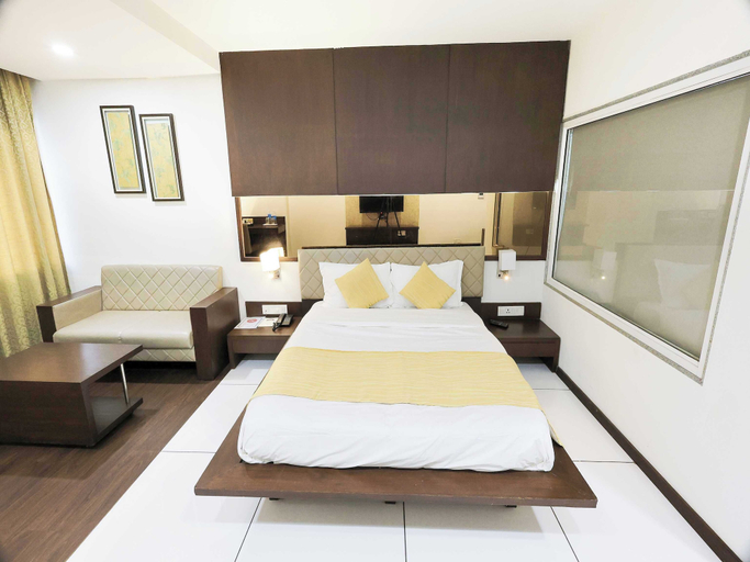 Room 2, Palette Hotel Surya Vadodara, Vadodara