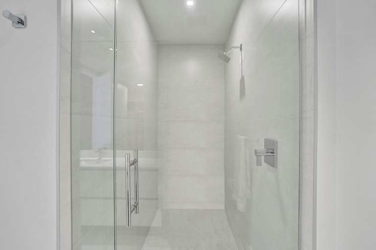 Bathroom 5, Salato, Broward