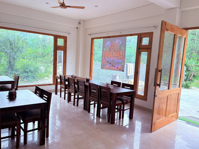 Dining 3, The Kath Kuni, Kullu