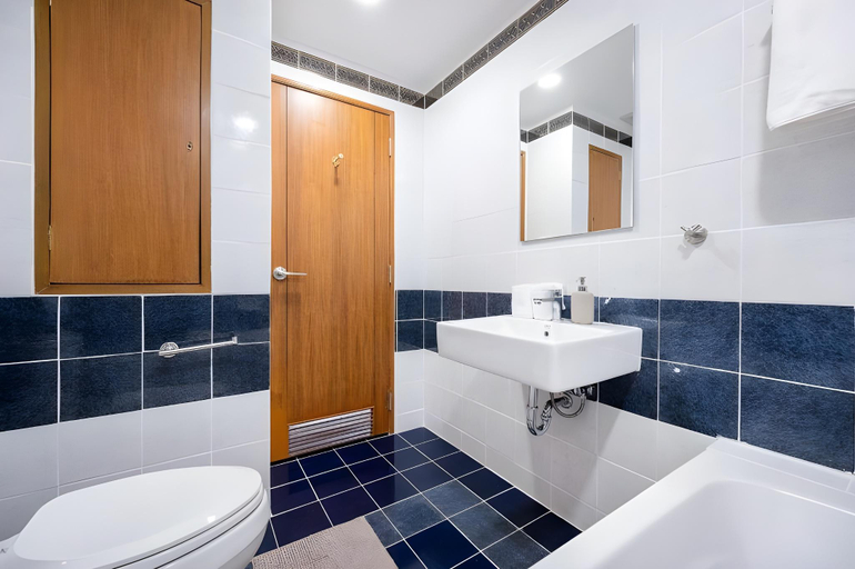 Bathroom 4, United Tower Thonglor by Aspira, Wattana
