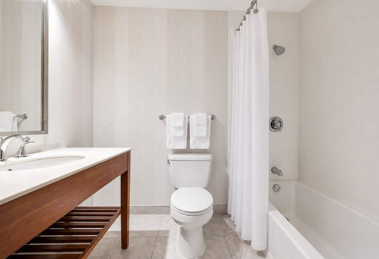 Bathroom 4, Quality Inn and Conference Centre, Renfrew