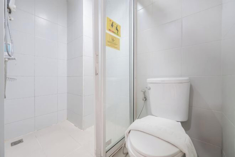 Bathroom 4, La Porte Pratunam Hotel, Ratchathewi